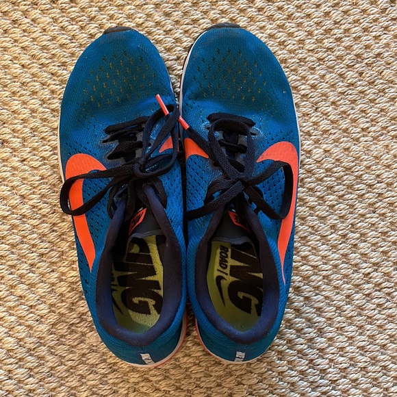 Nike Road Racing Shoes - Picture 2 of 7